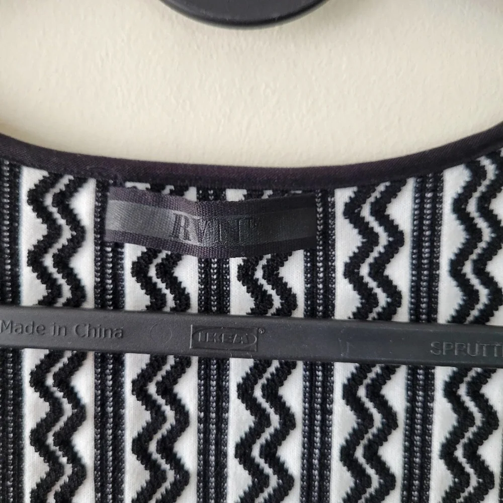 RVN Chevron 3D Jacquard Square Neck Flare Dress Black White Sz Large - Picture 8 of 9